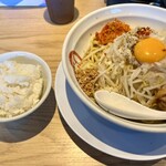 麺屋しずる - 料理写真: