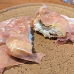 しろ - 骨切り大穴子(島根県大田産)のフリット、プロシュート載せ