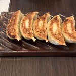 AKIHA麺屋 粋翔 - 抜群の焼き加減　『餃子5個』