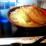 べにはま - 三枚肉と野菜そば