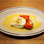 スガハラ - プーリア州 ブッラータチーズと徳島 珊瑚樹トマトのカプレーゼ