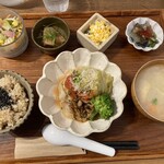 ウカ ファーム テーブル - 