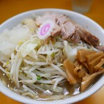 ラーメンエース - ラーメン＋限定煮干 ニンニク少し、みぞれ