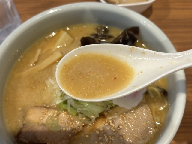 らーめん山頭火 旭川動物園通り店 - 東旭川（ラーメン）の写真