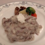 サラファン - 白いビーフストロガノフ