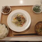 トーコーキッチン - 牛肉のイタリアンサラダ仕立て 副菜二品 豚汁 ご飯