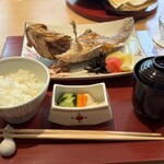 304467780 - つじのみ（メバルの一種）焼き　と　お食事