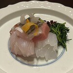 やす多” - お造り 平目・車海老・本鮪中トロ・アオリイカ