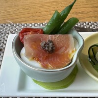 MIDO RESTAURANT PIC NIKA - 