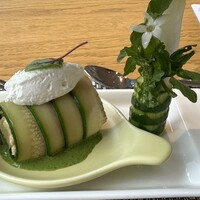 MIDO RESTAURANT PIC NIKA - 