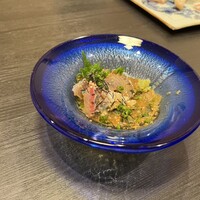 鮨隆 - 器も美しい、最高のごま鯖です。