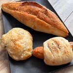 イズ - めんたいフランスとオリーブとチェダーチーズ、あらびきウインナー