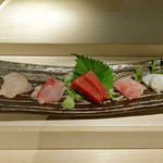 鮨でですけ - 左から〜赤イサキ・関ブリ・マグロ・金目鯛・タコ
