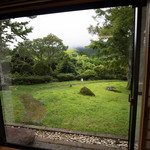 料亭旅館　いちい亭 - 庭の向こうは大箱根カントリークラブ