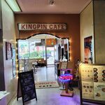 KINGPIN CAFE - 店入口：ホテル側から