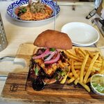 KINGPIN CAFE - BBQプルドポークバーガー（マンスリー202506）
