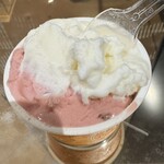 ヴェンキ 大手町ワン店 - 上がパルミジャーノレッジャーノ。下がイチゴ！