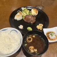 知喜多 横浜西口店 - ご飯は、追加料金でガーリックライスにする事も可