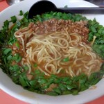 揚子江 - とりあえず少しニラと餡を食べて麺を露出