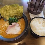 横浜家系らーめん 天王家 寒川総本店 - 