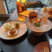 ザ タヴァン グリル＆ラウンジ - 