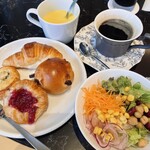 ル ボヌール - ドリンクは別料金です