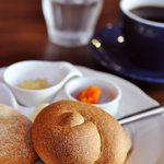 Iriya plus cafe - 自家製天然酵母パンと特製フルーツソース
