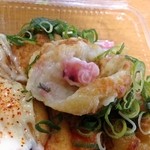 蛸西 - 白だし醤油たこ焼きのタコサイズチェック