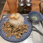 マンゴツリーキッチン　カオマンガイ - 