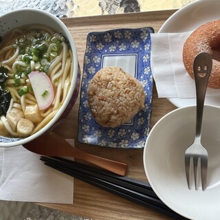 山香煎餅本舗 草加せんべいの庭_1