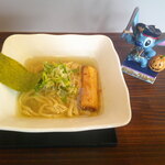 喜多方中華蕎麦 坐忘紅 - 山塩中華そば 麺大盛 ＆ ワンタン 4個 と 特製水餃子 5個 ＆ レンゲ小