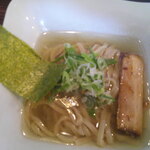 喜多方中華蕎麦 坐忘紅 - 山塩中華そば 麺大盛 ＆ ワンタン 4個 と 特製水餃子 5個 ＆ レンゲ小