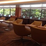 Honolulu International Airport JAL Sakura Lounge - 