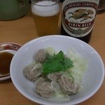 支那ソバ かづ屋 - 皿ワンタン(470円)とビール(570円)