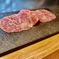 ニュー松坂 西中洲店 - 黒毛和牛サーロイン炙り寿司