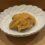 鮨 やすみつ - 紫ウニ