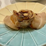鮨 やすみつ - 煮ハマグリ