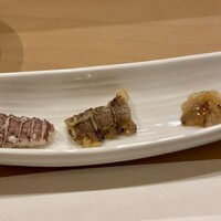 鮨 やすみつ - シャコ3種食べ比べ: （右から）生、メス、オス