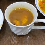 コチン ニヴァース - ラッサム。2人で行くと2人分に分けくれるのが良かった。