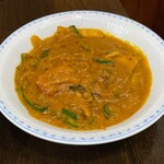 コチン ニヴァース - マラバールフィッシュ。レモンを使った酸味のあるカレー。ざくぎりの生姜の存在感もよい。お魚はカジキマグロ。