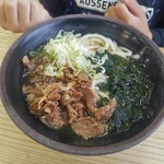 きっちょううどん - 料理写真:肉うどん　わかめトッピング