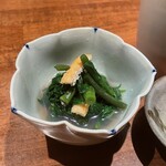 酒と肴 ててて - しどけってなんですか？山菜って書いてあるじゃんカル！気になりますよね〜春菊みたいな…女将さん談