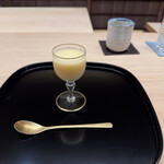 徳ㇵ本也 - 桃のスムージー　青桃シロップ漬け