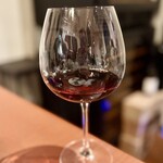 横浜馬車道 旬の肉料理イタリアン オステリア・アウストロ - 赤ワインはグラスが特徴的