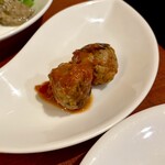 横浜馬車道 旬の肉料理イタリアン オステリア・アウストロ - 前菜　3種　のジビエのミートボール