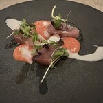 フォカッチャディレッコ500 - ブリのカルパッチョ、トマト添え