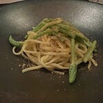 フォカッチャディレッコ500 - カラスミのアスパラソマージュ