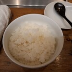 焼肉うしごろ - 魚沼産コシヒカリご飯です。