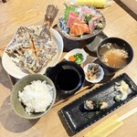 うめだ商店 - カレイの唐揚げ定食と煮牡蠣の握り寿司