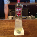 コーヒーハウス ニシヤ - ウォッカトニック（700円）